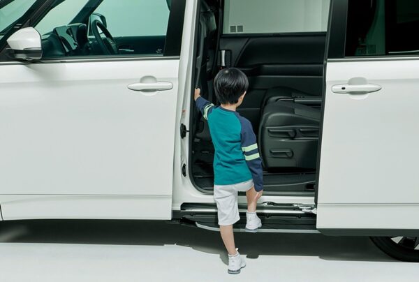 Noah_Sliding_Doors